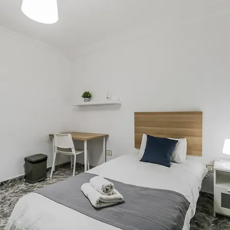 The Urban Nest Cityscape Gasthof *